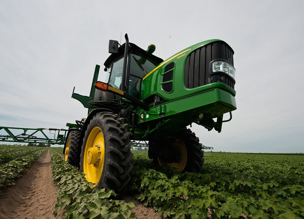 Pulverizadora Autopropulsada 4630 en el campo.